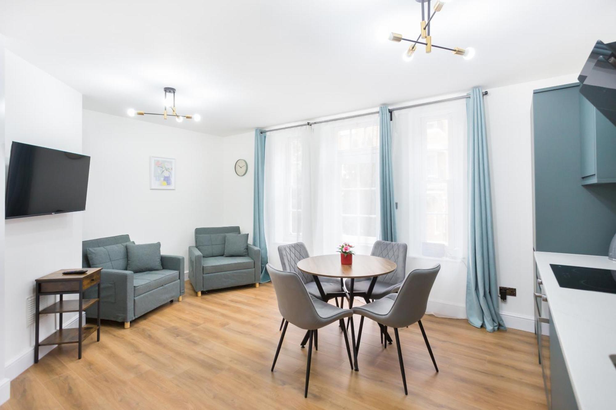 City Centre One Bedroom Apartment Next To Station, Newly Renovated London Kültér fotó