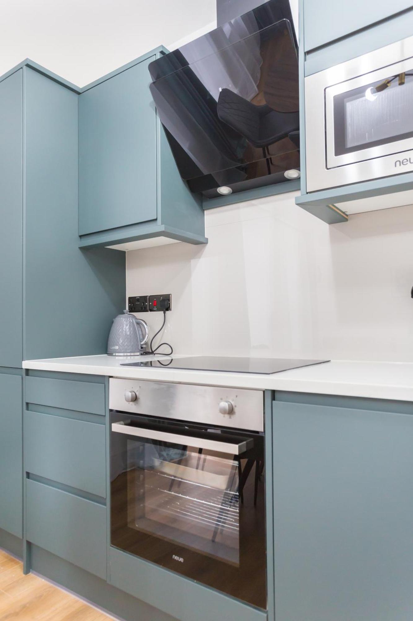 City Centre One Bedroom Apartment Next To Station, Newly Renovated London Kültér fotó
